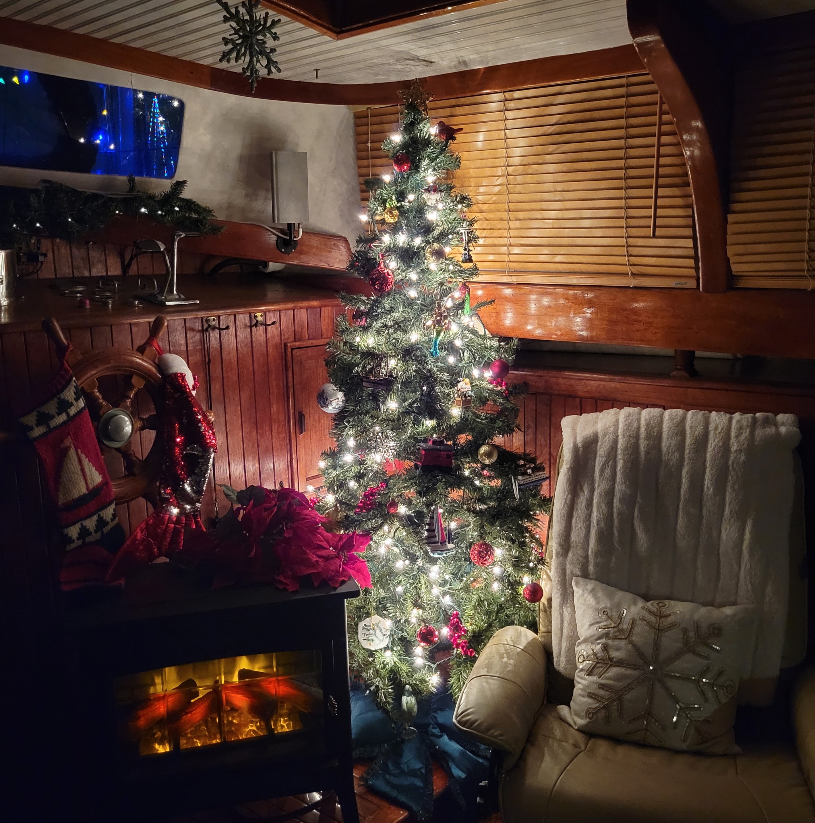 Inviting you to Christmas on Calypso